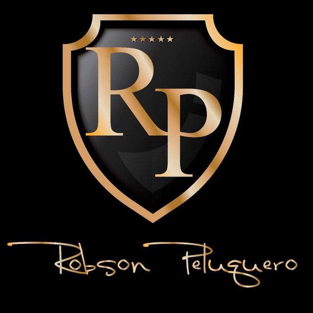 Logotipo estilizado em escudo preto e dourado com letras &